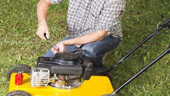 Easy Stepsto Tune Up Your Lawn Mower