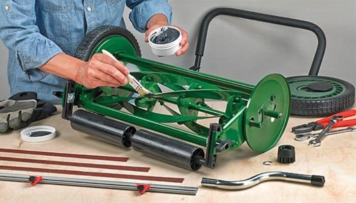 How To Sharpen A Manual Mower Blades