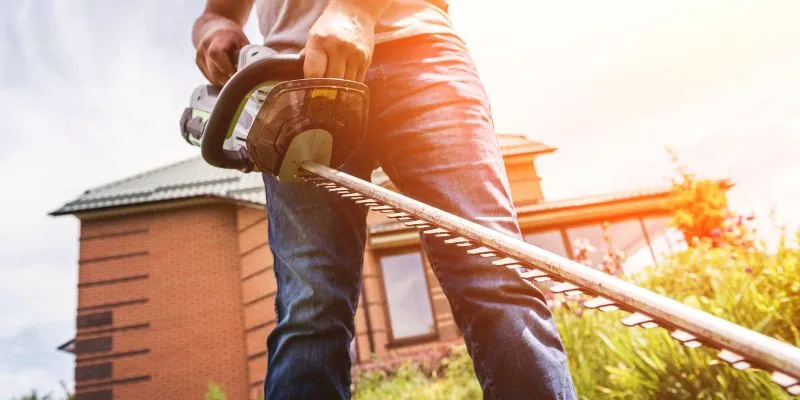 How To Start A Petrol Hedge Trimmer